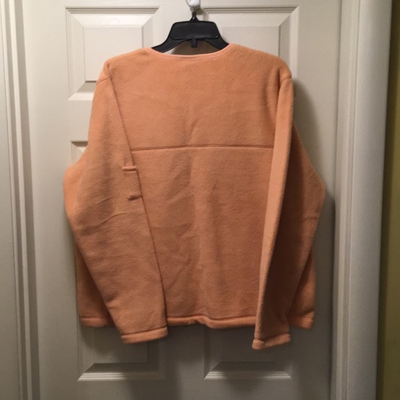 Slight used Van Heusen v-Neck fleece - Picture 5 of 5